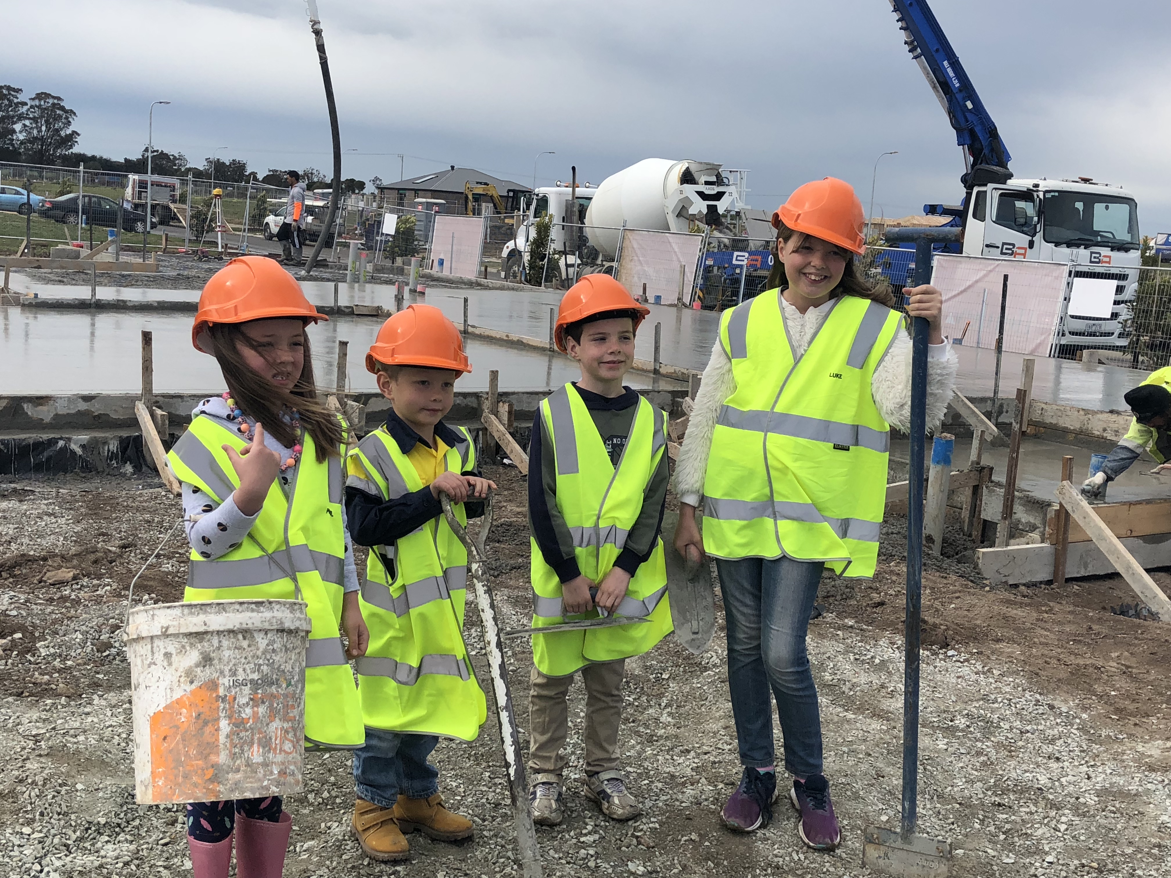 Young Delaray Residents Help Unveil the GFA Charity House Site for 2019